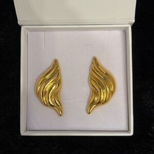 Heaven Mayhem Croissant Gold Earrings